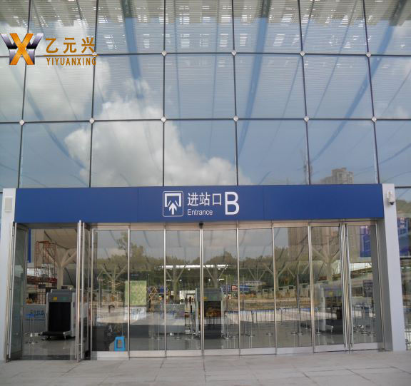 玻璃平移自動草莓污污视频在线观看