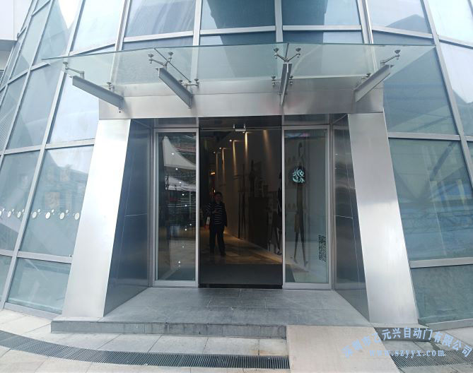 福田.星河coco paek有框玻璃草莓无码视频案例.jpg