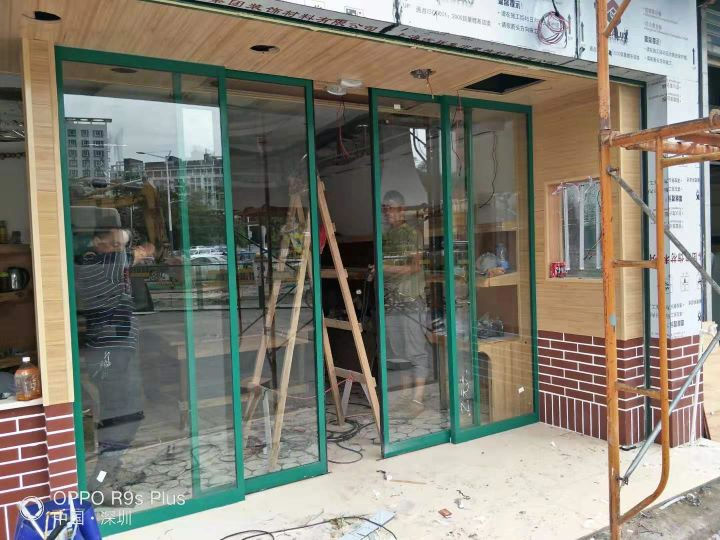 水果店玻璃自動草莓污污视频在线观看 水果店玻璃自動草莓污污视频在线观看