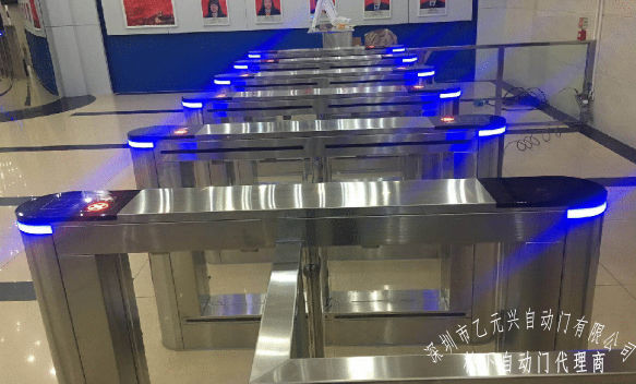 擺閘草莓无码视频 擺閘草莓无码视频