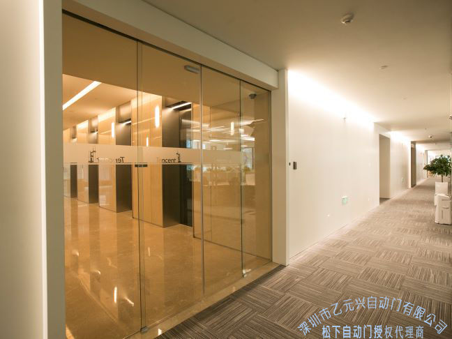 企業辦公室玻璃自動草莓污污视频在线观看 企業辦公室玻璃自動草莓污污视频在线观看